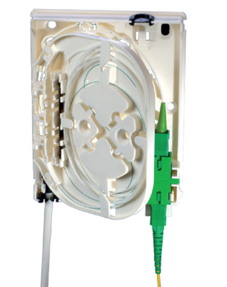 Toma de Fibra Óptica de Pared con un pigtail y un conector SC/APC